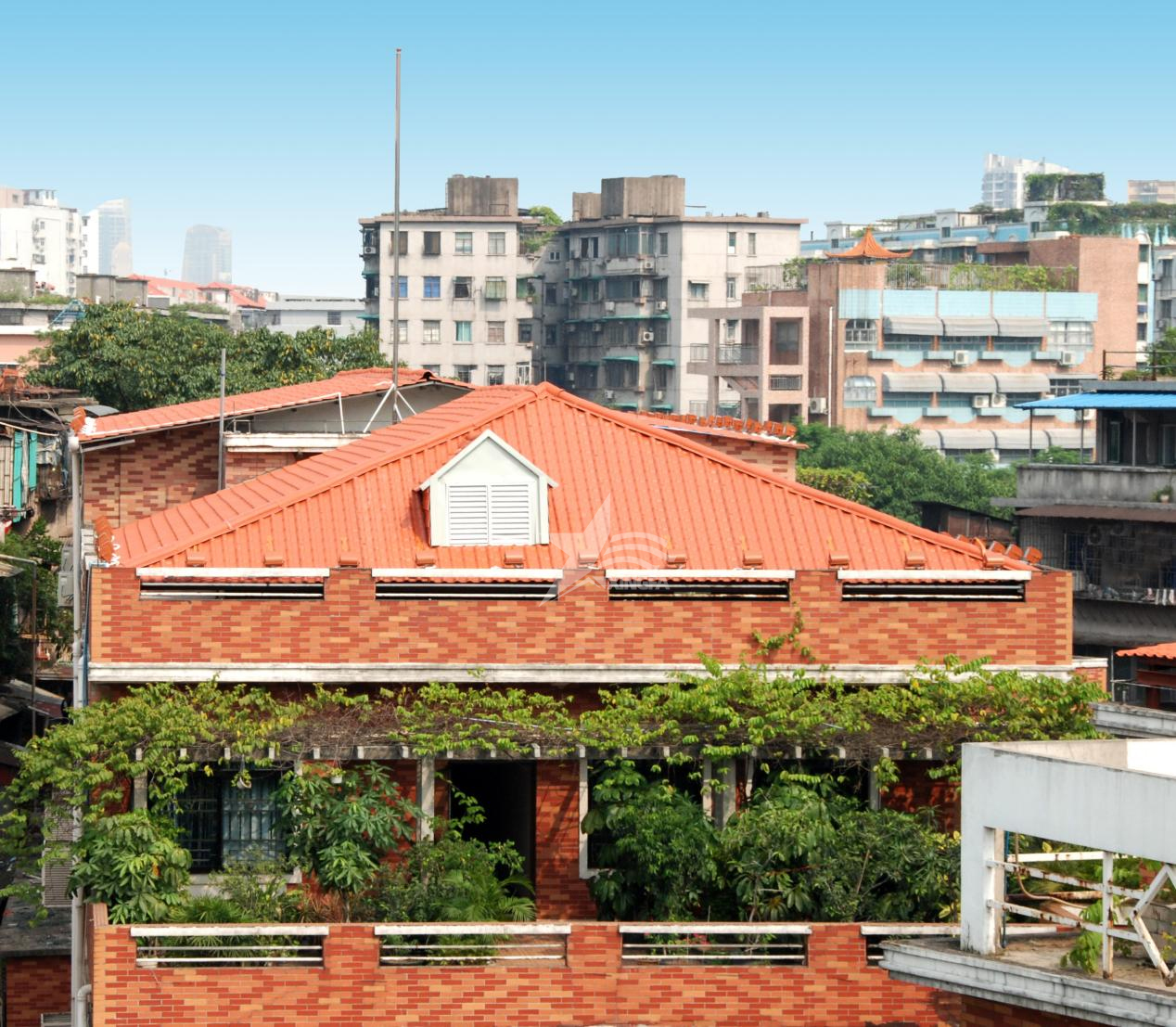 新農村建房：琉璃瓦與合成樹(shù)脂瓦對比，何者更適合？